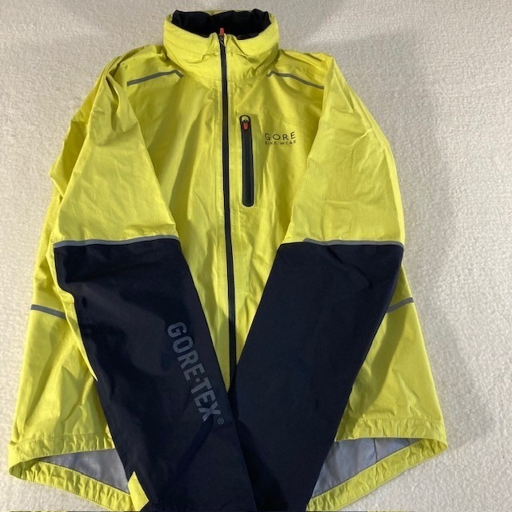 Gore Bike Wear M Gore Tex 19 x 25 .5 Waterproof Wind Stopper shell